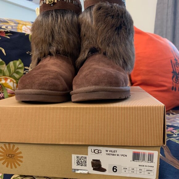 UGG "Vilet" boot w/ Swarovski Crystals in box - Picture 10 of 11